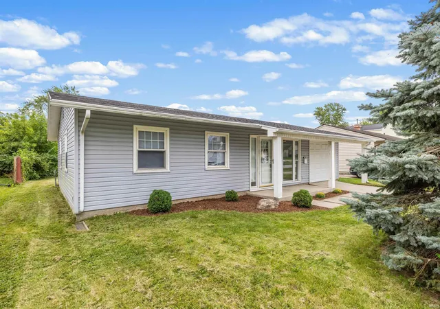 Photo 3 of Sale Pending at 6628 Redbud Dr, Fort Wayne, IN 46825 | MLS# 202637579 | Listing updated on 2026-09-13