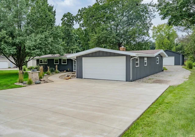 Photo 1 of Sale Pending at 3406 Van Orman Dr, Fort Wayne, IN 46804 | MLS# 202637582 | Listing updated on 2026-09-14