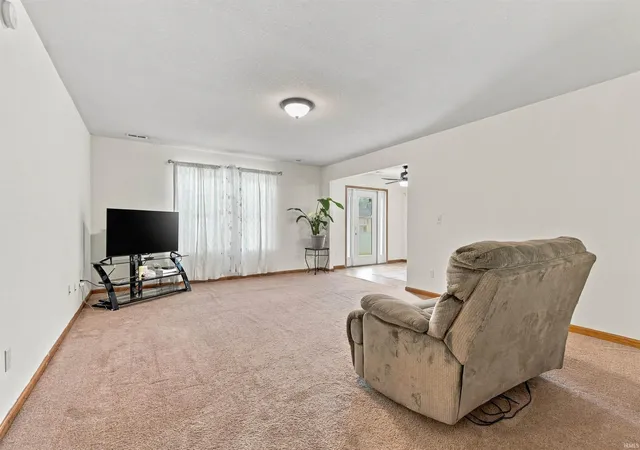 Photo 3 of Sale Pending at 518 Kathryns Ct, Kendallville, IN 46755 | MLS# 202637585 | Listing updated on 2026-09-13