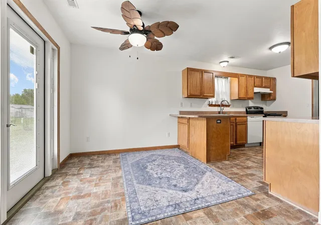 Photo 4 of Sale Pending at 518 Kathryns Ct, Kendallville, IN 46755 | MLS# 202637585 | Listing updated on 2026-09-13