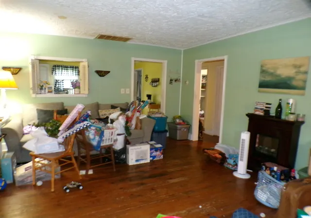 Photo 4 of Sale Pending at 2300 E Purdue Rd, Muncie, IN 47303 | MLS# 202637600 | Listing updated on 2026-09-16