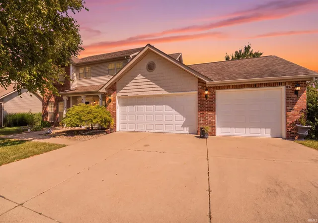 Photo 2 of Sale Pending at 2105 Whisper Valley Dr, Lafayette, IN 47909 | MLS# 202637615 | Listing updated on 2026-09-14