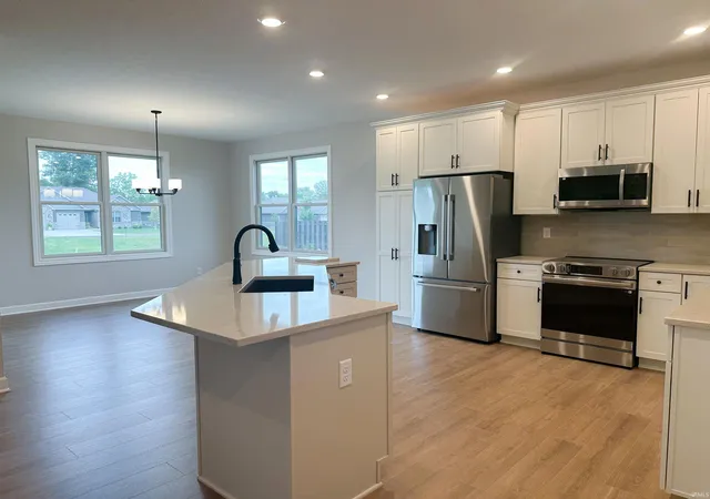 Photo 4 of Manufactured home for sale at 9404 W Premier Dr, Yorktown, IN 47396 | MLS# 202637618 | Listing updated on 2026-09-11