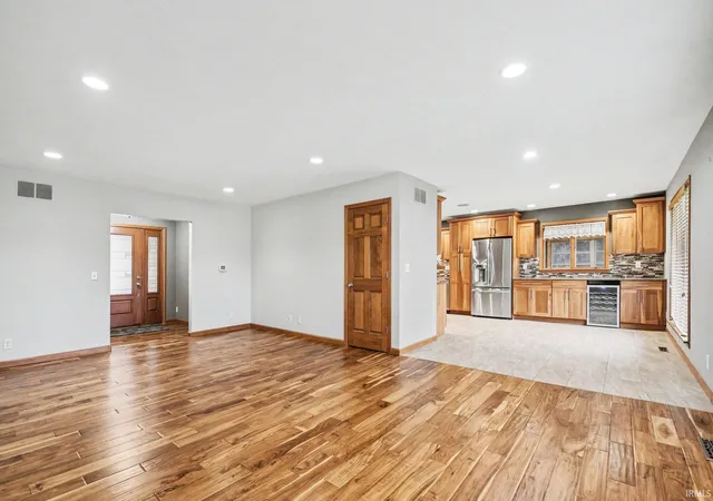 Photo 3 of Manufactured home for sale at 1116 Erin Ct, Middlebury, IN 46540 | MLS# 202637625 | Listing updated on 2026-09-11