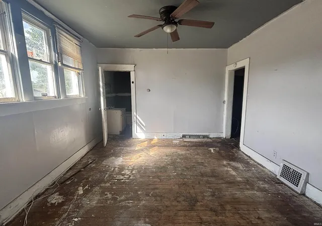 Photo 3 of Manufactured home for sale at 2344 Oliver St, Fort Wayne, IN 46803 | MLS# 202637631 | Listing updated on 2026-09-11