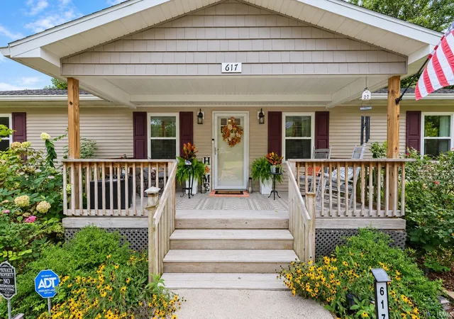 Photo 2 of Sale Pending at 617 E Poplar St, Boonville, IN 47601 | MLS# 202637632 | Listing updated on 2026-09-14