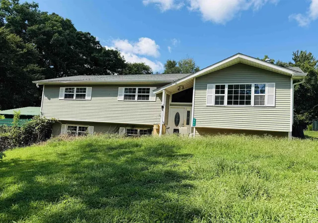 Manufactured home for sale at 942 Sunny Acres Dr, Bedford, IN 47421 | MLS# 202637645