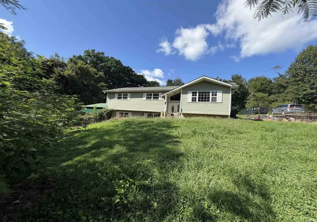 Photo 2 of Manufactured home for sale at 942 Sunny Acres Dr, Bedford, IN 47421 | MLS# 202637645 | Listing updated on 2026-09-11
