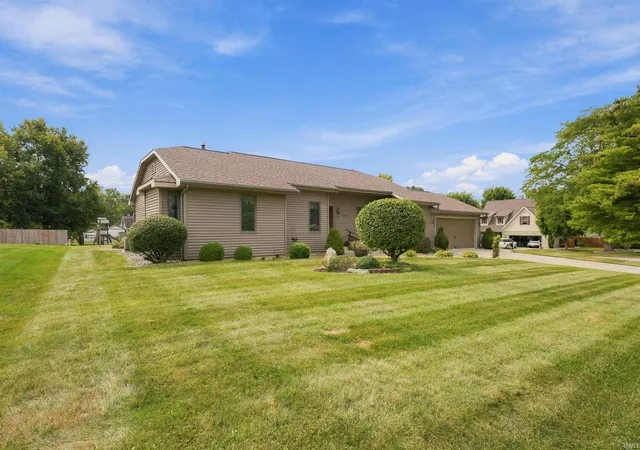 Photo 4 of Manufactured home for sale at 202 Colonial Dr, Warsaw, IN 46582 | MLS# 202637652 | Listing updated on 2026-09-21