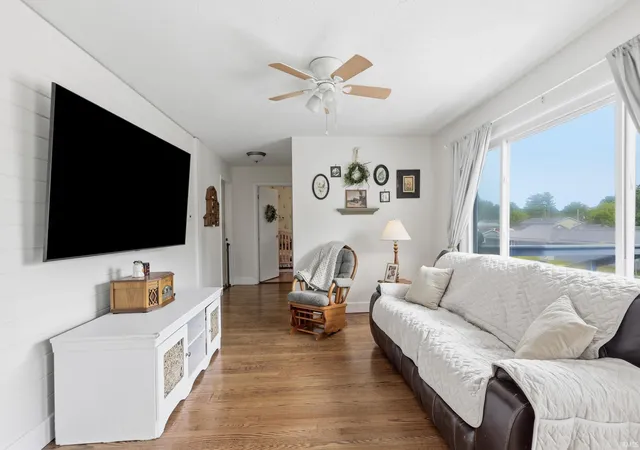 Photo 4 of Manufactured home for sale at 109 W Ritter St, Ellettsville, IN 47429 | MLS# 202637659 | Listing updated on 2026-09-17