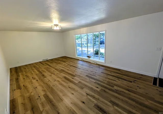 Photo 3 of Manufactured home for sale at 58905 Timber Trl, Goshen, IN 46528 | MLS# 202637670 | Listing updated on 2026-09-11