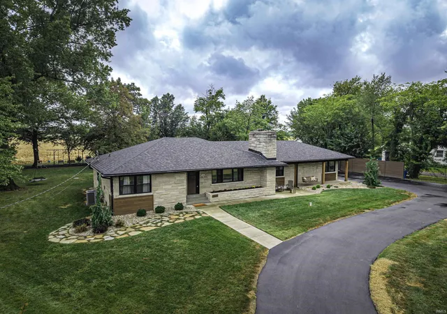 Photo 1 of Sale Pending at 5621 Pollack Ave, Evansville, IN 47715 | MLS# 202637677 | Listing updated on 2026-09-13