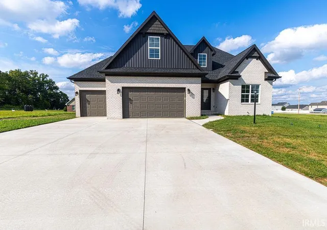 Photo 1 of Sale Pending at 4714 Violet Dr, Evansville, IN 47725 | MLS# 202637691 | Listing updated on 2026-10-02