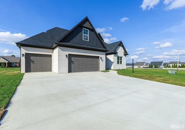 Photo 2 of Sale Pending at 4714 Violet Dr, Evansville, IN 47725 | MLS# 202637691 | Listing updated on 2026-10-02
