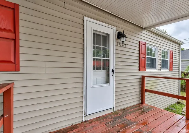 Photo 2 of Manufactured home for sale at 1307 Negley Ave, Evansville, IN 47711 | MLS# 202637694 | Listing updated on 2026-09-16