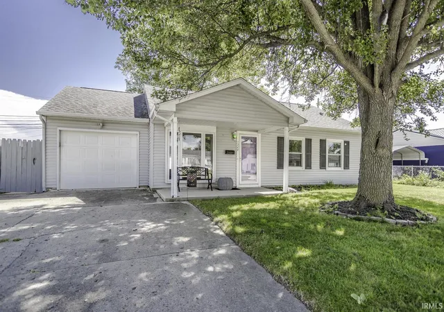 Photo 3 of Manufactured home for sale at 1208 Rochelle Dr, Lafayette, IN 47909 | MLS# 202637703 | Listing updated on 2026-09-22