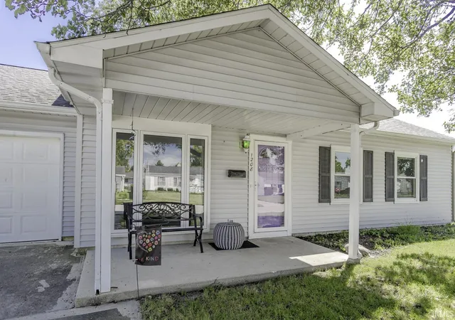 Photo 3 of Manufactured home for sale at 1208 Rochelle Dr, Lafayette, IN 47909 | MLS# 202637703 | Listing updated on 2026-09-22