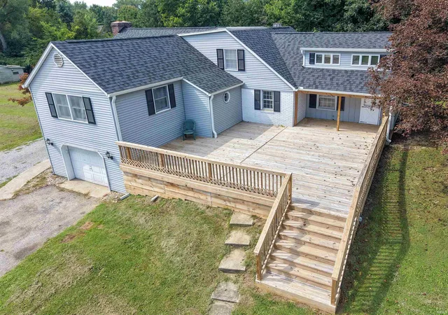 Manufactured home for sale at 11791 N State Rd 13, Syracuse, IN 46567 | MLS# 202637716