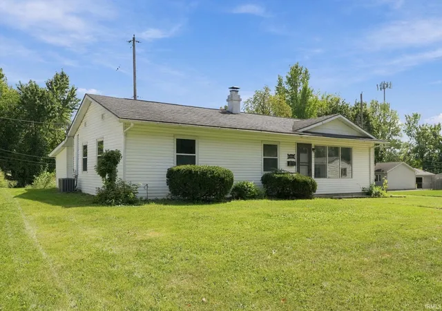 Photo 3 of Manufactured home for sale at 5104 Northcrest Dr, Fort Wayne, IN 46825 | MLS# 202637717 | Listing updated on 2026-09-12