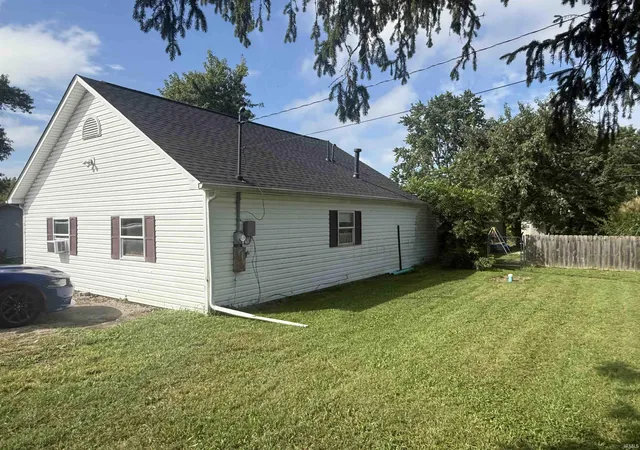 Photo 2 of Manufactured home for sale at 814 S Richmond St, Hartford City, IN 47348 | MLS# 202637729 | Listing updated on 2026-09-15