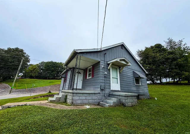 Photo 2 of Manufactured home for sale at 102 E 4th Street, Huntingburg, IN 47542 | MLS# 202637731 | Listing updated on 2026-09-14