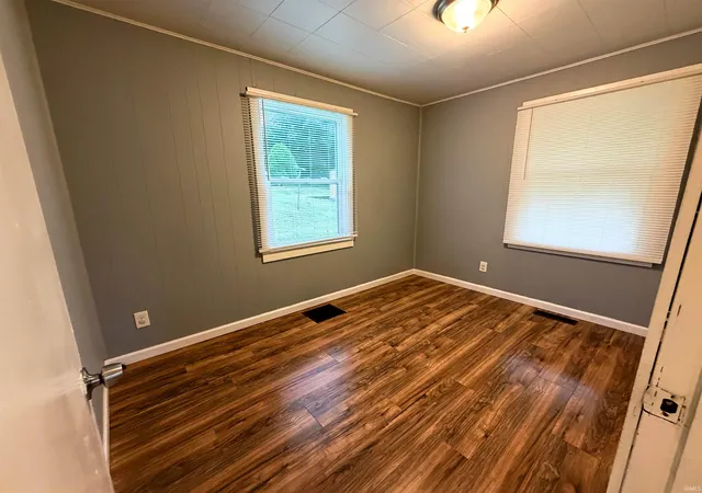 Photo 4 of Manufactured home for sale at 102 E 4th Street, Huntingburg, IN 47542 | MLS# 202637731 | Listing updated on 2026-09-14