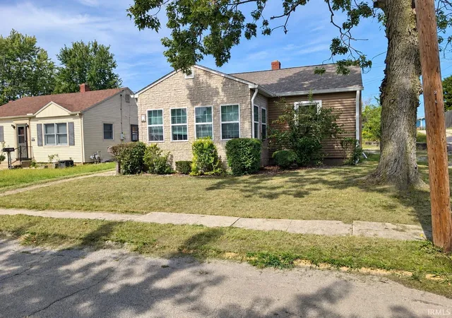 Photo 2 of Manufactured home for sale at 222 Mccarty St, Huntington, IN 46750 | MLS# 202637732 | Listing updated on 2026-09-12