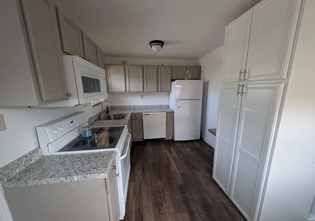 Photo 3 of Manufactured home for sale at 222 Mccarty St, Huntington, IN 46750 | MLS# 202637732 | Listing updated on 2026-09-12