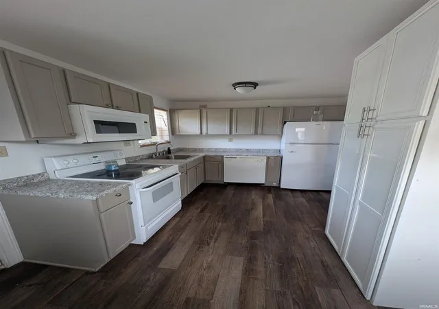 Photo 4 of Manufactured home for sale at 222 Mccarty St, Huntington, IN 46750 | MLS# 202637732 | Listing updated on 2026-09-12