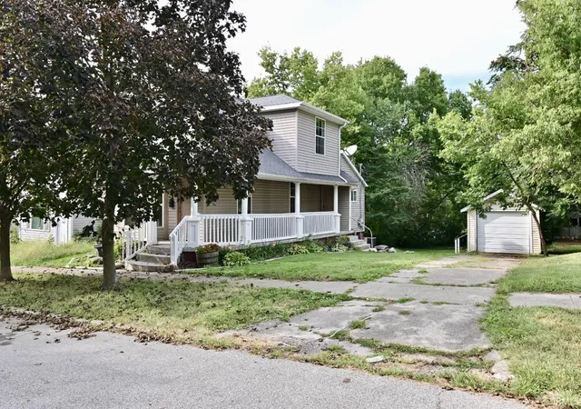 Photo 3 of Sale Pending at 1418 Grove St, Lafayette, IN 47905 | MLS# 202637739 | Listing updated on 2026-09-16