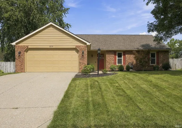 Photo 1 of Sale Pending at 2218 Foxboro Dr, Fort Wayne, IN 46818 | MLS# 202637753 | Listing updated on 2026-09-13