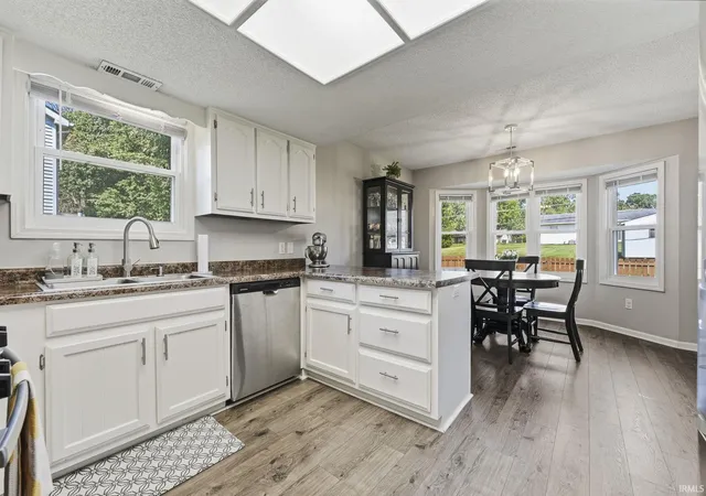 Photo 4 of Sale Pending at 2218 Foxboro Dr, Fort Wayne, IN 46818 | MLS# 202637753 | Listing updated on 2026-09-13