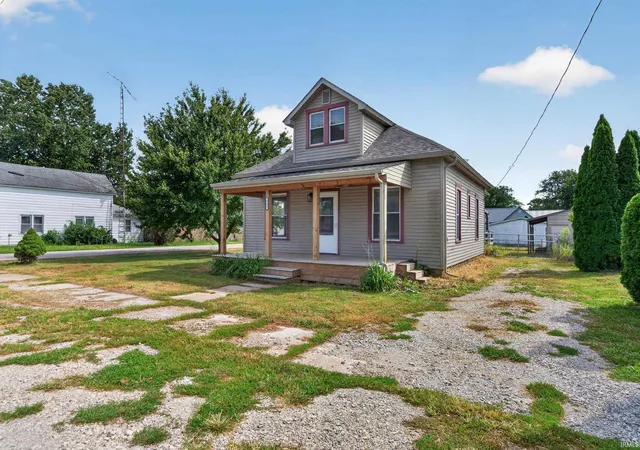 Photo 1 of Manufactured home for sale at 302 W North St, Royal Center, IN 46978 | MLS# 202637757 | Listing updated on 2026-09-12
