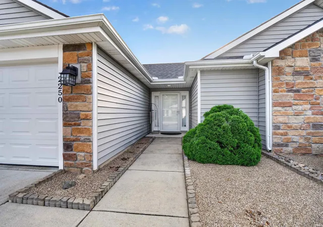 Photo 2 of Sale Pending at 2250 Henry V Xing, Fort Wayne, IN 46818 | MLS# 202637759 | Listing updated on 2026-09-17