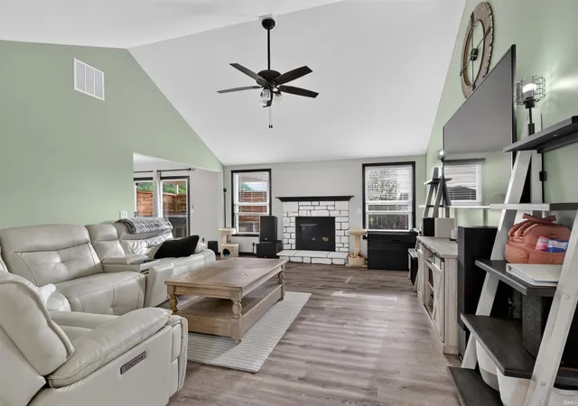 Photo 3 of Sale Pending at 2250 Henry V Xing, Fort Wayne, IN 46818 | MLS# 202637759 | Listing updated on 2026-09-17