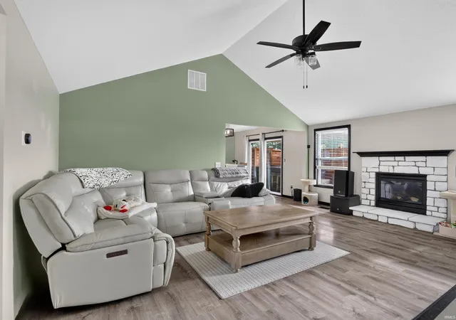 Photo 3 of Sale Pending at 2250 Henry V Xing, Fort Wayne, IN 46818 | MLS# 202637759 | Listing updated on 2026-09-17