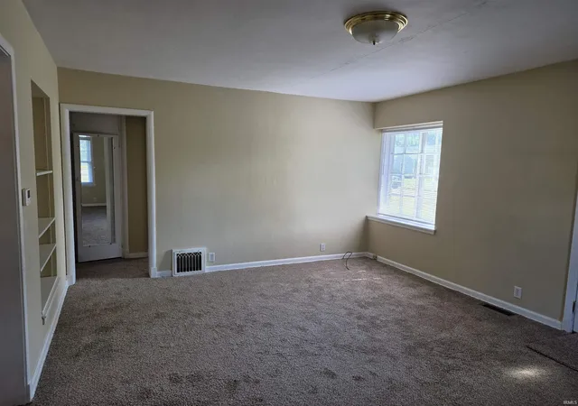 Photo 4 of Manufactured home for sale at 1403 E Sorin St, South Bend, IN 46617 | MLS# 202637762 | Listing updated on 2026-09-12