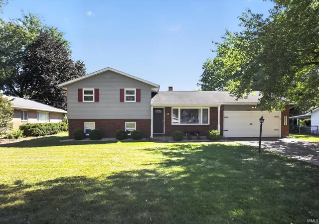 Manufactured home for sale at 56628 County Rd 13, Elkhart, IN 46516 | MLS# 202637764