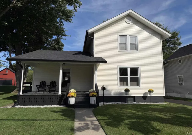 Photo 2 of Sale Pending at 231 Clark St, Kendallville, IN 46755 | MLS# 202637769 | Listing updated on 2026-10-27