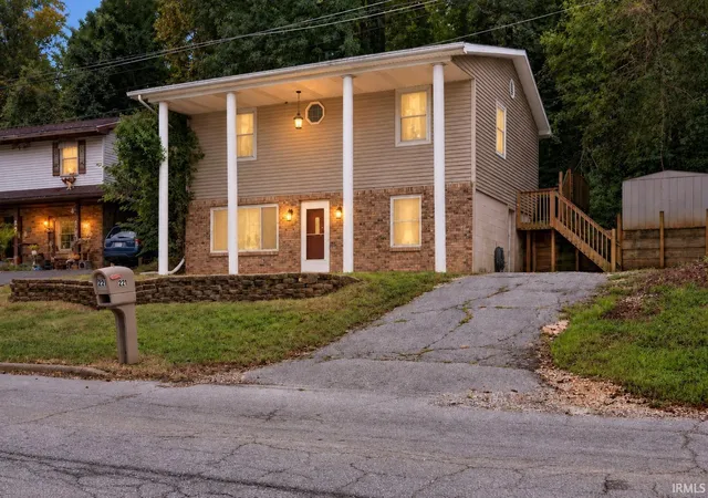 Photo 2 of Manufactured home for sale at 221 S Bosse Ave, Evansville, IN 47712 | MLS# 202637791 | Listing updated on 2026-10-01