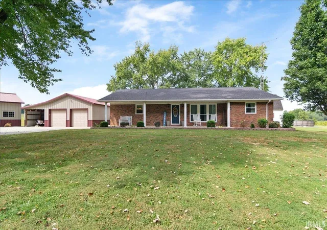 Manufactured home for sale at 5828 S Meridian Rd, Oakland City, IN 47660 | MLS# 202637893