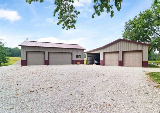 Photo 2 of Manufactured home for sale at 5828 S Meridian Rd, Oakland City, IN 47660 | MLS# 202637893 | Listing updated on 2026-09-29