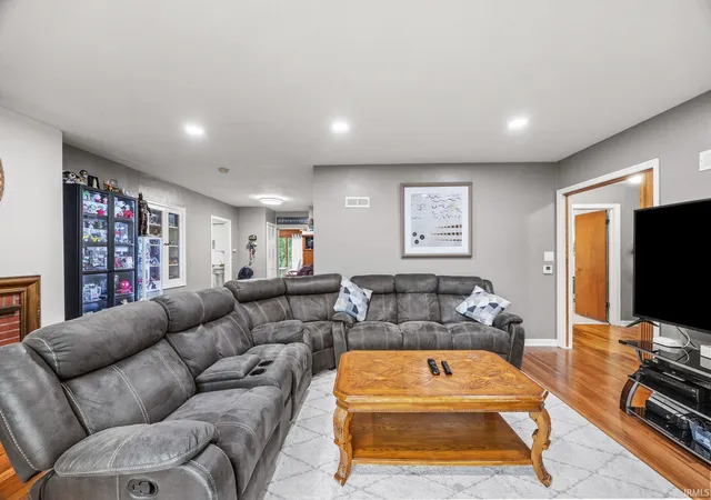 Photo 2 of Manufactured home for sale at 1107 Rochester St, Lafayette, IN 47905 | MLS# 202637923 | Listing updated on 2026-09-14