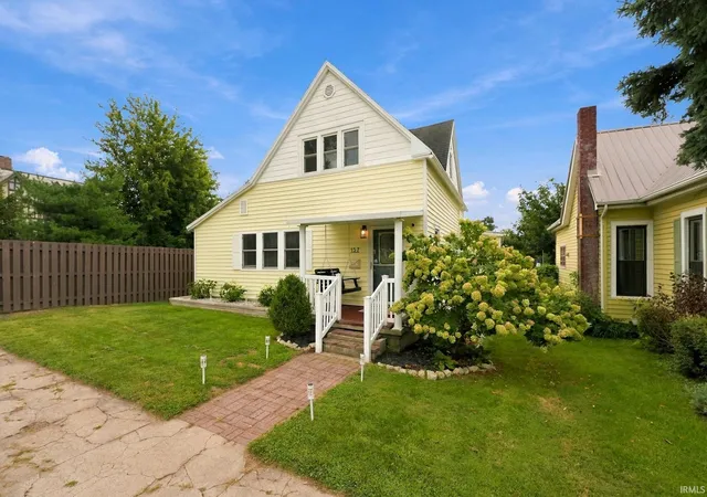 Photo 2 of Sale Pending at 157 W Maple St, Wabash, IN 46992 | MLS# 202637959 | Listing updated on 2026-10-27