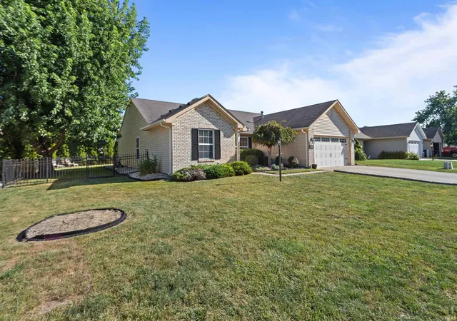 Photo 2 of Manufactured home for sale at 825 Springwater Rd, Kokomo, IN 46902 | MLS# 202637960 | Listing updated on 2026-10-15