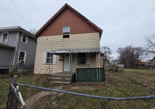 Photo 1 of Single family home for sale at 121 E Dayton St, South Bend, IN 46613 | MLS# 202637977 | Listing updated on 2026-10-19