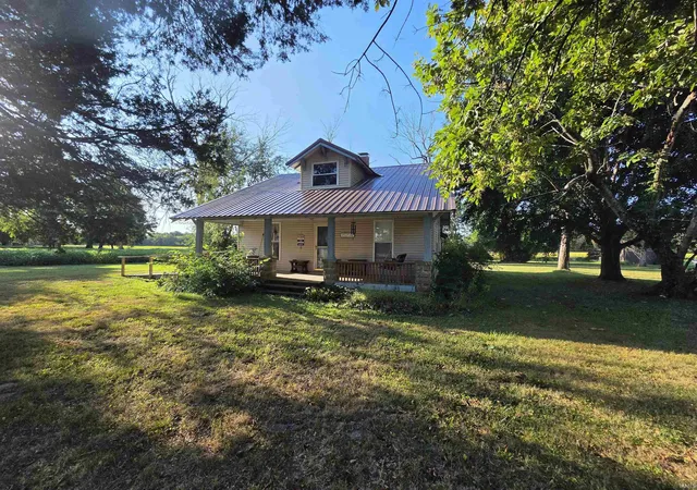Photo 1 of Single family home for sale at 1103 W Mack Ave, Olney, IL 62450 | MLS# 202637996 | Listing updated on 2026-10-19