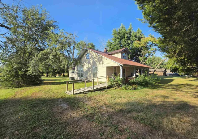 Photo 3 of Single family home for sale at 1103 W Mack Ave, Olney, IL 62450 | MLS# 202637996 | Listing updated on 2026-10-19