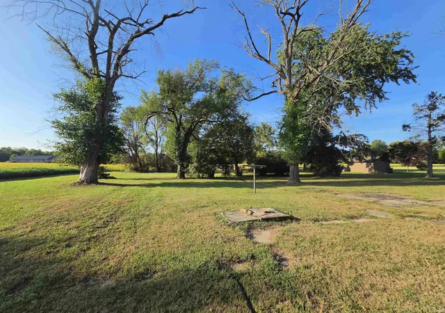 Photo 4 of Single family home for sale at 1103 W Mack Ave, Olney, IL 62450 | MLS# 202637996 | Listing updated on 2026-10-19