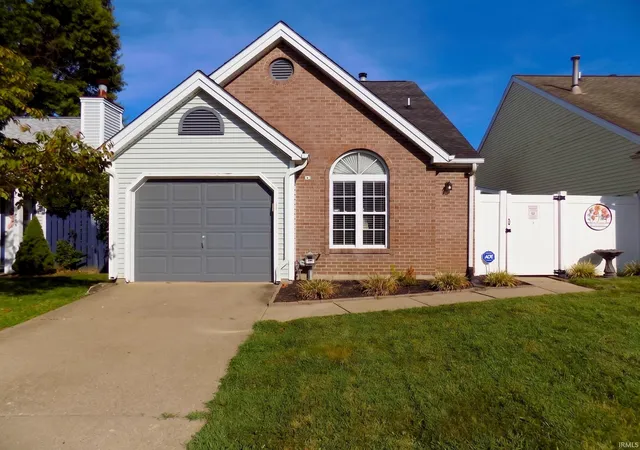 Photo 1 of Sale Pending at 1750 Greencastle Dr, Evansville, IN 47715 | MLS# 202638036 | Listing updated on 2026-10-03